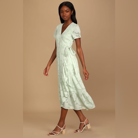 🆕 LULU’S Blissfully Sage Green Jacquard Short Sleeve Wrap Midi Dress SIZE XL - Picture 2 of 9